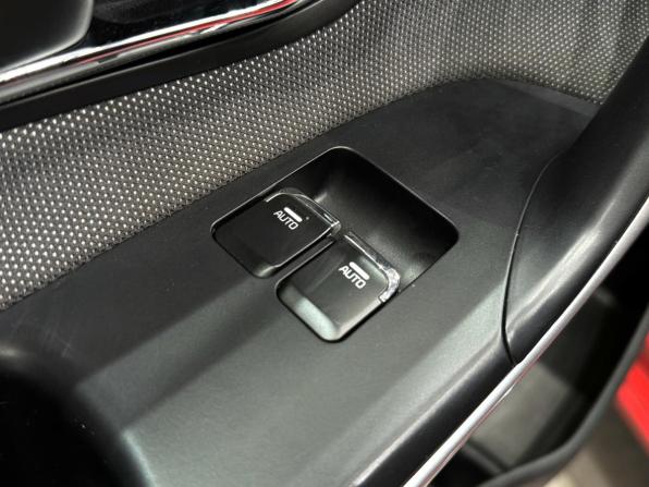 Kia Ceed II Рестайлинг с пробегом 2017 года, цена 1 369 000 рублей, 227593 км, хэтчбек, Автокод Объявления