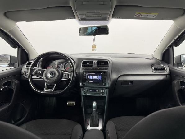 Volkswagen Polo V Рестайлинг с пробегом 2018 года, цена 1 590 000 рублей, 81682 км, седан, Автокод Объявления