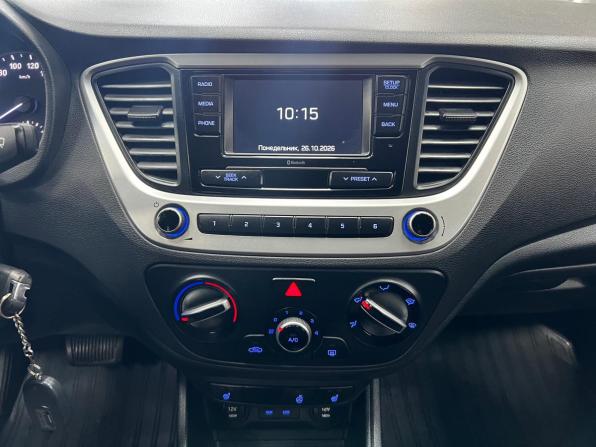 Hyundai Solaris II с пробегом 2017 года, цена 1 359 000 рублей, 144333 км, седан, Автокод Объявления