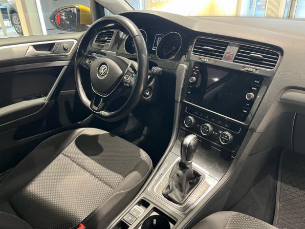 Volkswagen Golf VII Рестайлинг с пробегом 2018 года, цена 1 599 000 рублей, 222000 км, хэтчбек, Автокод Объявления