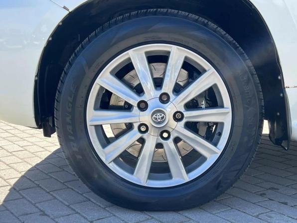 Toyota Land Cruiser 200 Series Рестайлинг 1 с пробегом 2013 года, цена 2 985 000 рублей, 240705 км, внедорожник, Автокод Объявления