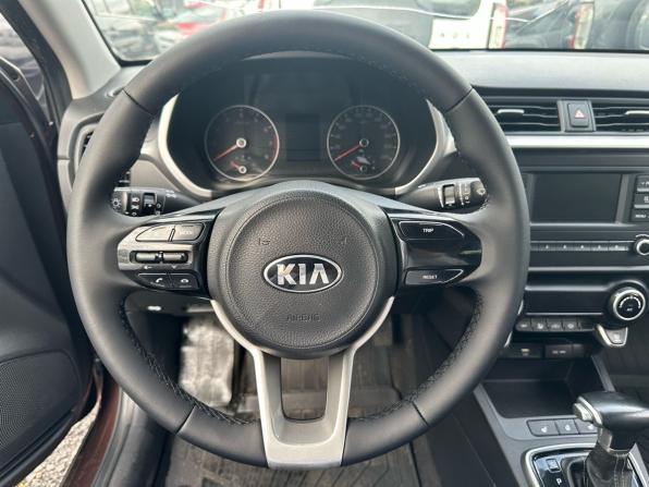 Kia Rio IV Рестайлинг с пробегом 2021 года, цена 1 475 000 рублей, 53780 км, седан, Автокод Объявления