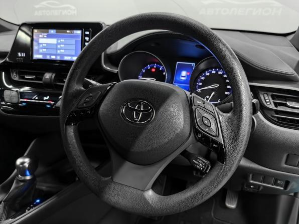 Toyota C-HR I с пробегом 2019 года, цена 2 150 000 рублей, 69000 км, внедорожник, Автокод Объявления