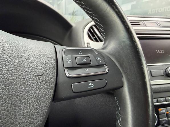 Volkswagen Tiguan I Рестайлинг с пробегом 2013 года, цена 1 065 000 рублей, 255507 км, внедорожник, Автокод Объявления