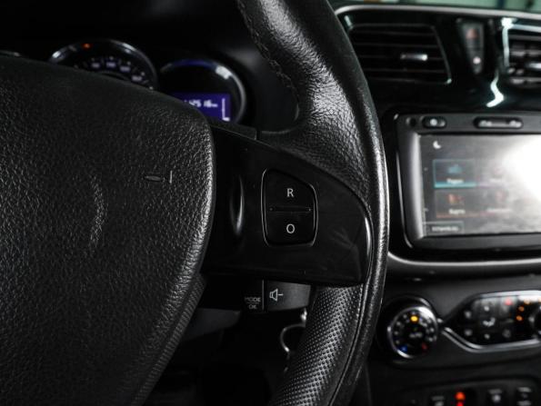 Renault Sandero II с пробегом 2017 года, цена 935 000 рублей, 112516 км, хэтчбек, Автокод Объявления
