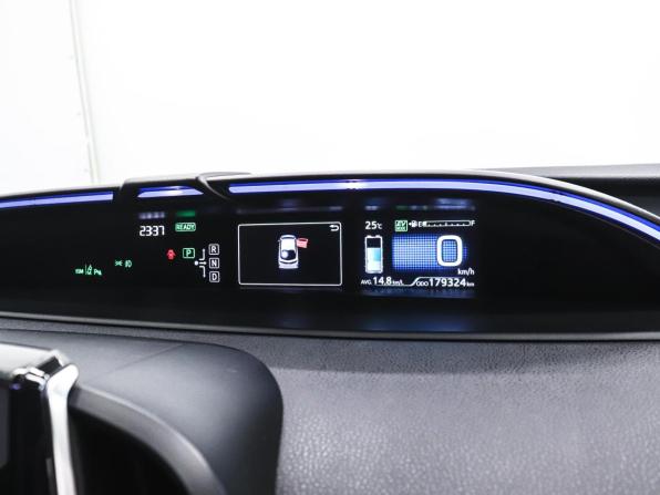 Toyota Prius IV (XW50) с пробегом 2017 года, цена 2 080 000 рублей, 179324 км, лифтбек, Автокод Объявления