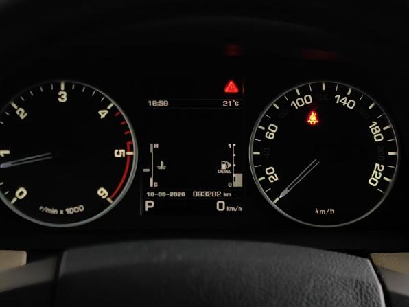 Land Rover Discovery IV Рестайлинг с пробегом 2015 года, цена 2 829 000 рублей, 93280 км, внедорожник, Автокод Объявления
