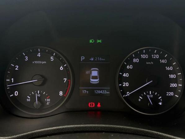 Hyundai Solaris II с пробегом 2018 года, цена 1 350 000 рублей, 128422 км, седан, Автокод Объявления