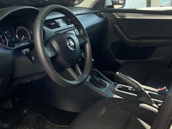 Skoda Octavia III (A7) Рестайлинг с пробегом 2018 года, цена 1 619 000 рублей, 81968 км, лифтбек, Автокод Объявления