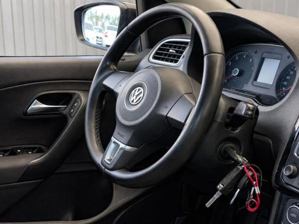Volkswagen Polo V с пробегом 2014 года, цена 887 000 рублей, 109360 км, седан, Автокод Объявления