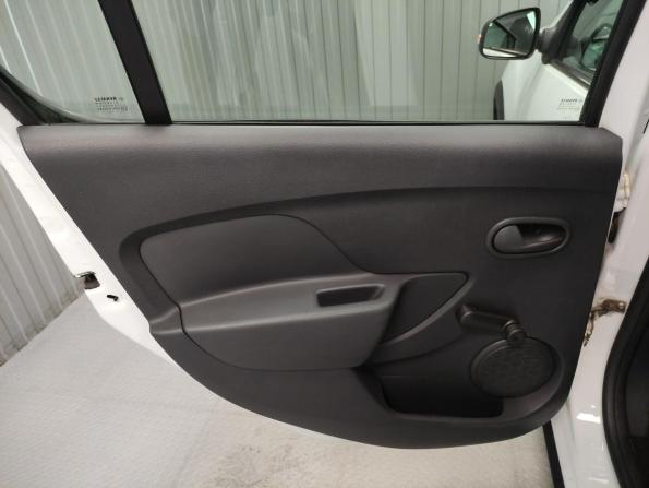 Renault Sandero II Рестайлинг с пробегом 2022 года, цена 1 165 000 рублей, 35151 км, хэтчбек, Автокод Объявления