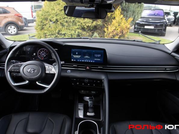 Hyundai Elantra VII (CN7) с пробегом 2022 года, цена 1 998 000 рублей, 61000 км, седан, Автокод Объявления