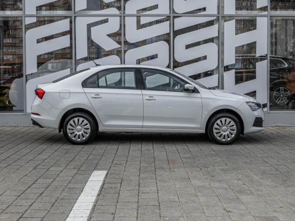 Skoda Rapid II с пробегом 2021 года, цена 1 646 200 рублей, 98433 км, лифтбек, Автокод Объявления