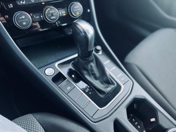 Volkswagen Jetta VII с пробегом 2019 года, цена 1 820 000 рублей, 120000 км, седан, Автокод Объявления