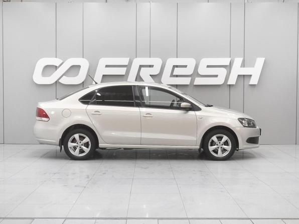 Volkswagen Polo V с пробегом 2013 года, цена 995 000 рублей, 92607 км, седан, Автокод Объявления