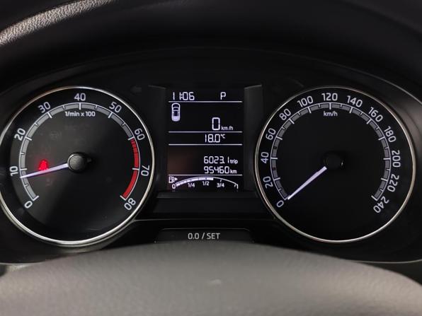 Skoda Rapid I с пробегом 2017 года, цена 1 235 000 рублей, 95459 км, лифтбек, Автокод Объявления