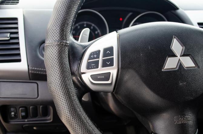Mitsubishi Outlander II Рестайлинг с пробегом 2010 года, цена 1 050 000 рублей, 257000 км, внедорожник, Автокод Объявления