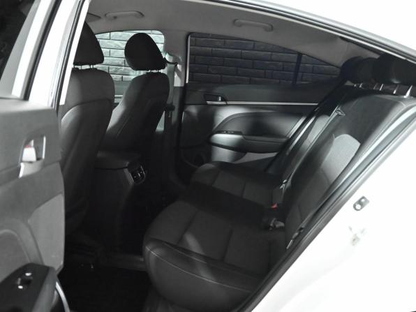 Hyundai Elantra VI (AD) с пробегом 2017 года, цена 1 390 000 рублей, 105528 км, седан, Автокод Объявления