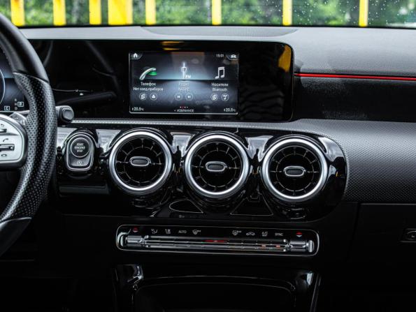 Mercedes-Benz A-Класс IV (W177) с пробегом 2018 года, цена 2 570 000 рублей, 95100 км, хэтчбек, Автокод Объявления