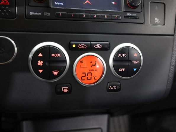 Nissan Tiida I Рестайлинг с пробегом 2011 года, цена 929 000 рублей, 170584 км, хэтчбек, Автокод Объявления