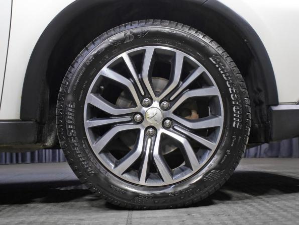 Mitsubishi Outlander III Рестайлинг 2 с пробегом 2015 года, цена 1 498 000 рублей, 230000 км, внедорожник, Автокод Объявления