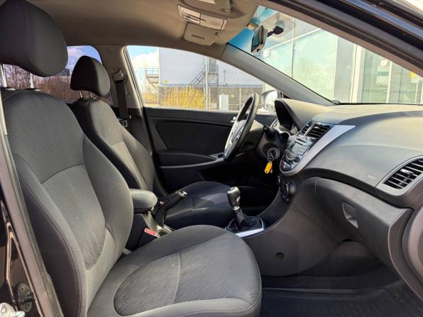 Hyundai Solaris I с пробегом 2011 года, цена 440 000 рублей, 298000 км, седан, Автокод Объявления