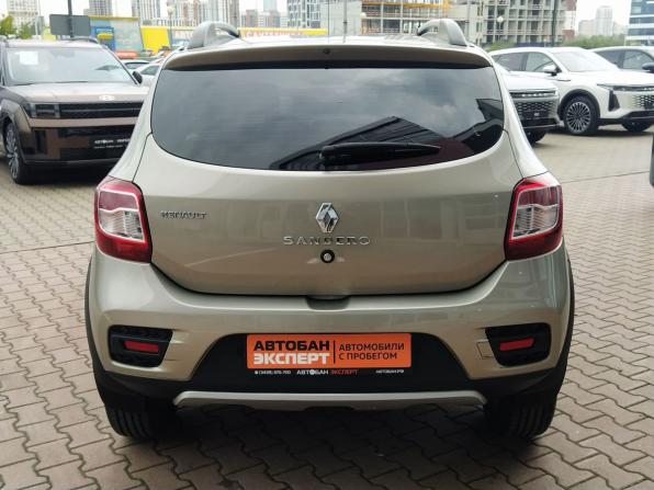 Renault Sandero II с пробегом 2015 года, цена 949 000 рублей, 56354 км, хэтчбек, Автокод Объявления