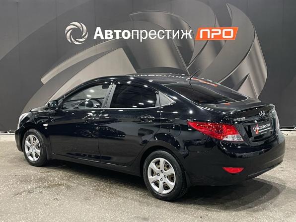 Hyundai Solaris I с пробегом 2013 года, цена 750 000 рублей, 179000 км, седан, Автокод Объявления