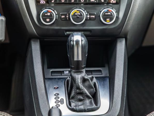 Volkswagen Jetta VI с пробегом 2013 года, цена 1 098 000 рублей, 178000 км, седан, Автокод Объявления