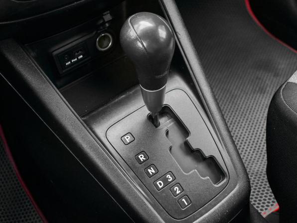 Kia Venga I Рестайлинг с пробегом 2015 года, цена 1 070 000 рублей, 135717 км, минивэн, Автокод Объявления