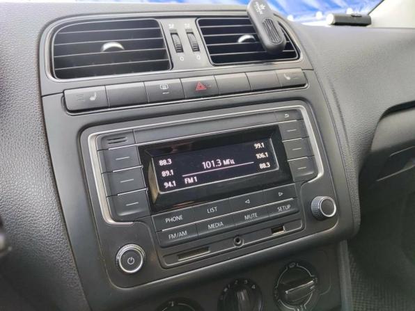 Volkswagen Polo V Рестайлинг с пробегом 2017 года, цена 826 800 рублей, 180002 км, седан, Автокод Объявления