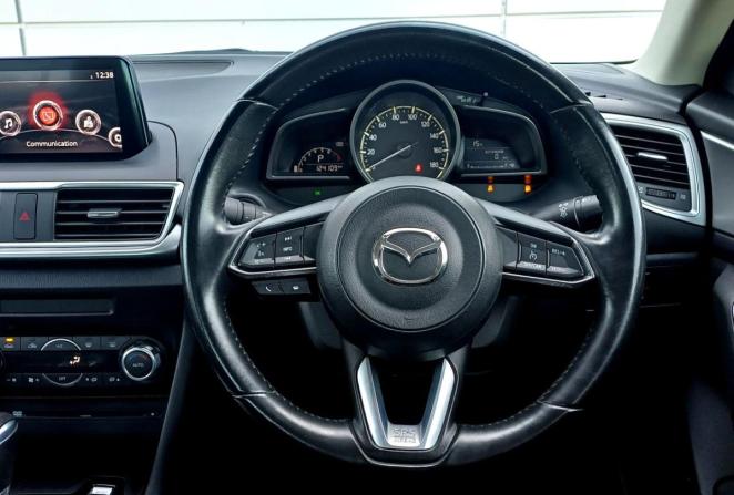Mazda 3 III (BM) Рестайлинг с пробегом 2018 года, цена 1 744 000 рублей, 124108 км, седан, Автокод Объявления