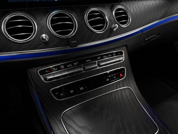 Mercedes-Benz E-Класс V (W213 S213 C238) Рестайлинг с пробегом 2021 года, цена 5 150 000 рублей, 59378 км, седан, Автокод Объявления