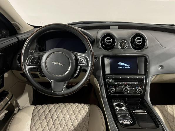Jaguar XJ IV (X351) Рестайлинг с пробегом 2017 года, цена 2 390 000 рублей, 163428 км, седан, Автокод Объявления