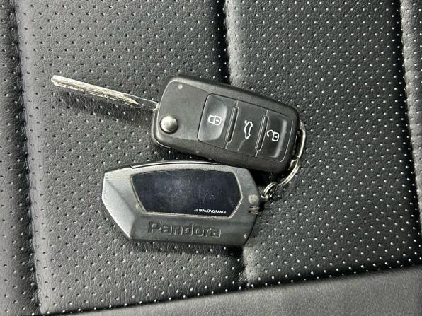 Volkswagen Jetta VI Рестайлинг с пробегом 2017 года, цена 1 240 000 рублей, 182000 км, седан, Автокод Объявления