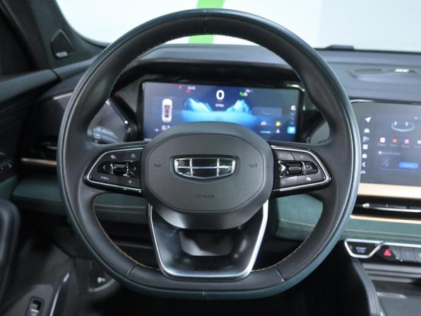 Geely Monjaro I с пробегом 2023 года, цена 3 190 000 рублей, 47385 км, внедорожник, Автокод Объявления