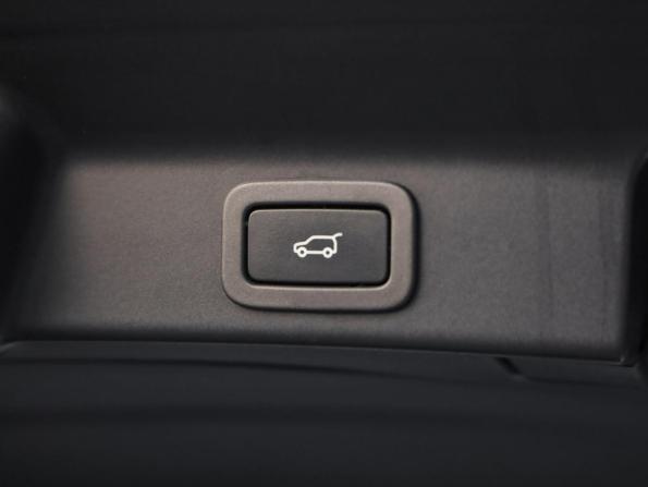 Jaguar F-Pace I с пробегом 2020 года, цена 3 166 000 рублей, 88513 км, внедорожник, Автокод Объявления
