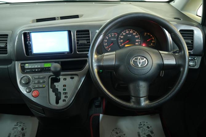 Toyota Wish I с пробегом 2003 года, цена 699 000 рублей, 300000 км, компактвэн, Автокод Объявления