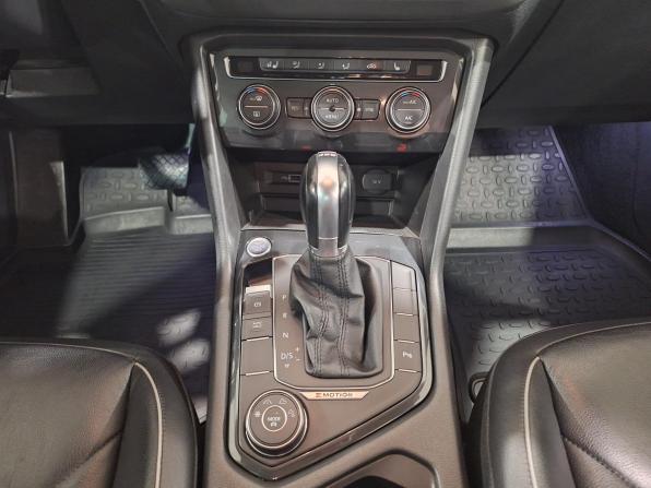 Volkswagen Tiguan II с пробегом 2018 года, цена 2 799 000 рублей, 158350 км, внедорожник, Автокод Объявления