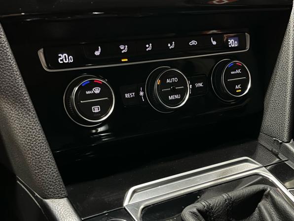 Volkswagen Passat B8 с пробегом 2017 года, цена 1 690 000 рублей, 191407 км, седан, Автокод Объявления