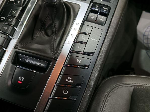Porsche Macan I с пробегом 2015 года, цена 2 400 000 рублей, 157207 км, внедорожник, Автокод Объявления