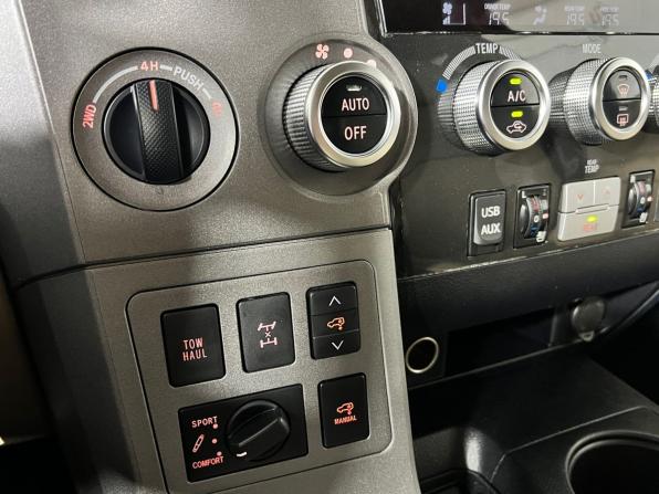 Toyota Sequoia II с пробегом 2013 года, цена 3 449 000 рублей, 175285 км, внедорожник, Автокод Объявления
