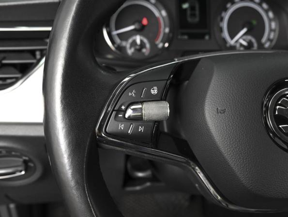 Skoda Rapid II с пробегом 2021 года, цена 1 770 000 рублей, 91236 км, лифтбек, Автокод Объявления