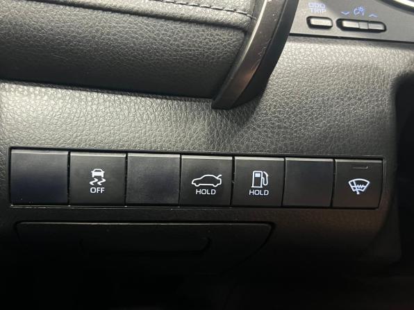 Toyota Camry VIII (XV70) Рестайлинг с пробегом 2021 года, цена 2 950 000 рублей, 60000 км, седан, Автокод Объявления