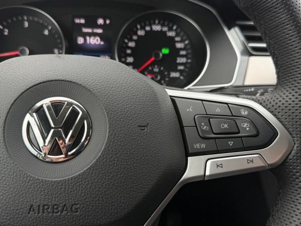 Volkswagen Passat B8 Рестайлинг с пробегом 2019 года, цена 2 749 000 рублей, 172000 км, универсал, Автокод Объявления