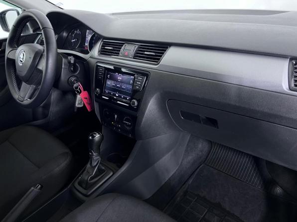 Skoda Rapid I Рестайлинг с пробегом 2017 года, цена 1 299 999 рублей, 99718 км, лифтбек, Автокод Объявления