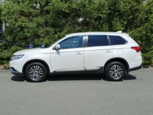 Mitsubishi Outlander III Рестайлинг 2 с пробегом 2017 года, цена 1 775 000 рублей, 176062 км, внедорожник, Автокод Объявления