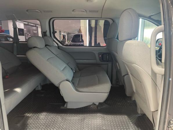 Hyundai H-1 II Рестайлинг 2 с пробегом 2019 года, цена 2 549 000 рублей, 197880 км, минивэн, Автокод Объявления