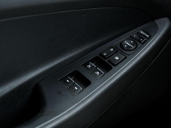 Hyundai Tucson III Рестайлинг с пробегом 2019 года, цена 1 575 000 рублей, 243118 км, внедорожник, Автокод Объявления