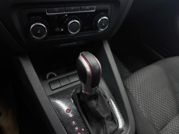 Volkswagen Jetta VI с пробегом 2011 года, цена 879 000 рублей, 229373 км, седан, Автокод Объявления